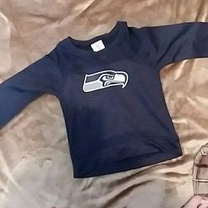 🎉 5 for 20 🎉 Girls size 6 Seattle Seahawks shirt